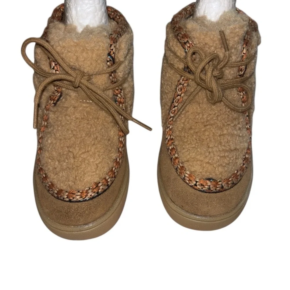 Zara kids Cozy Tan Boots - Picture 3 of 5